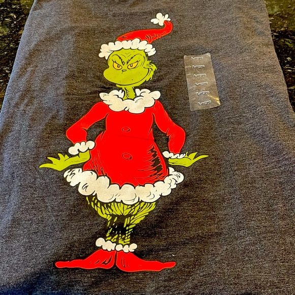 🎄GRINCH🎄LONG SLEEVE DK GRAY TOP W/LEFT SLEEVE, FRONT CHEST & BACK DESIGNS NWT - Picture 2 of 12